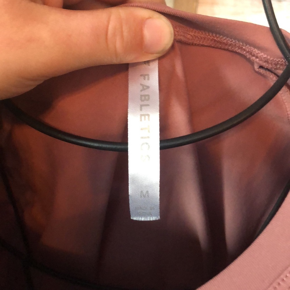 Fabletics Cashel Long Sleeve Shirt Adjustable Ruched Sleeve Orchid Pink Medium​​ - Picture 6 of 9